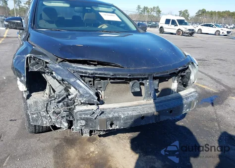 2015 Nissan Altima 2.5 Sv z USA, uszkodzony, nr VIN 1N4AL3AP3FC239399